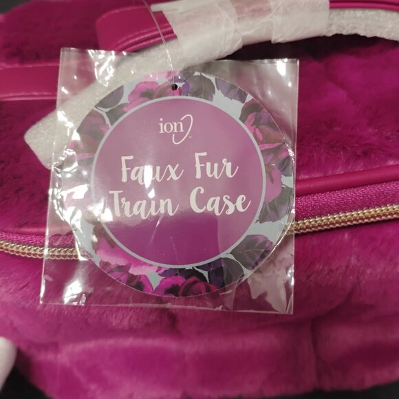 ION Faux Fur Train Case – Dark Magenta – New with Tags - Picture 2 of 14